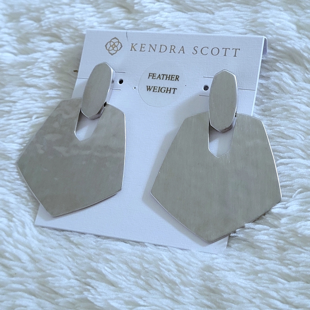 Kendra Scott "Finch" Drop Earrings in Rhodium🤍 - Picture 5 of 16